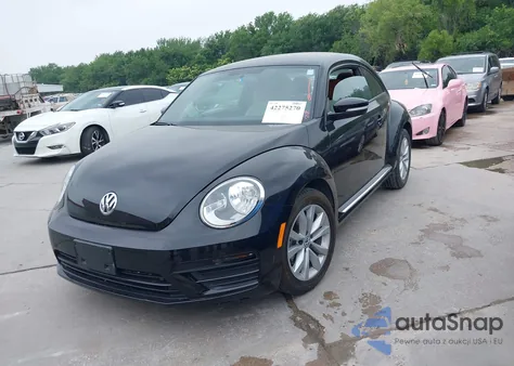 2017 Volkswagen Beetle #Pinkbeetle/1.8T Classic/1.8T S z USA, uszkodzony, nr VIN 3VWF17AT4HM626410